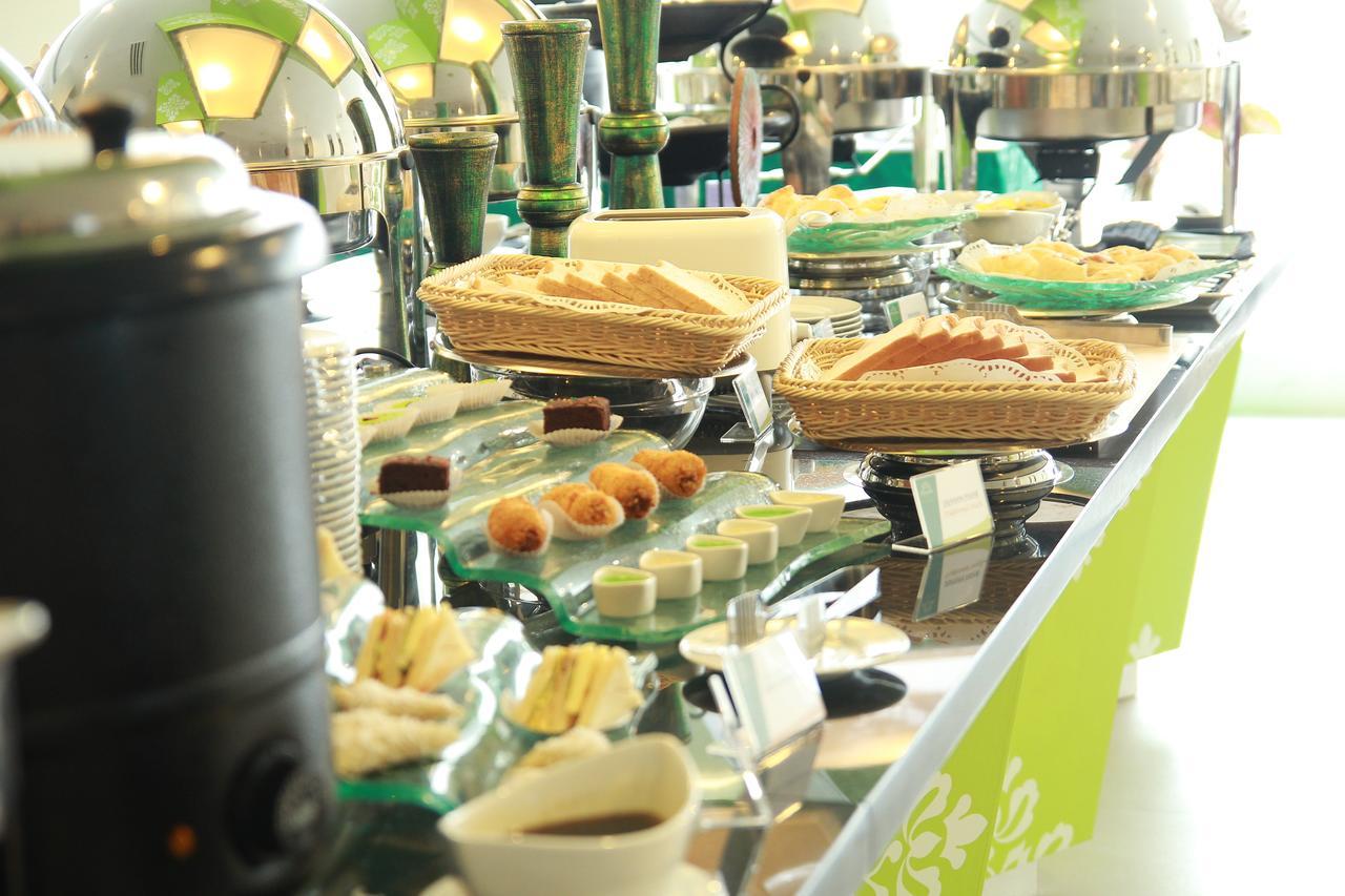 Khas Pekanbaru Hotel Eksteriør bilde